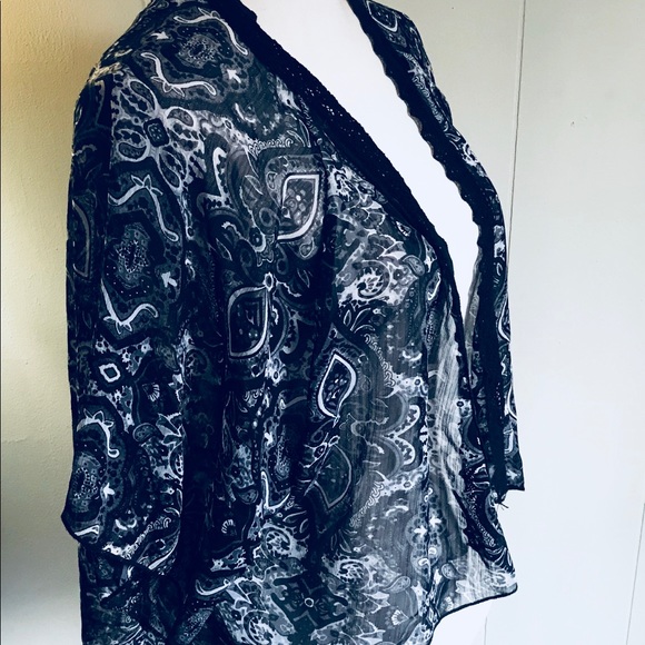 Lavish High Low Shrug - Picture 3 of 6